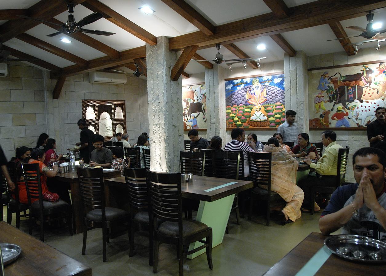 Hotel Vrinda Nathdwara Bagian luar foto