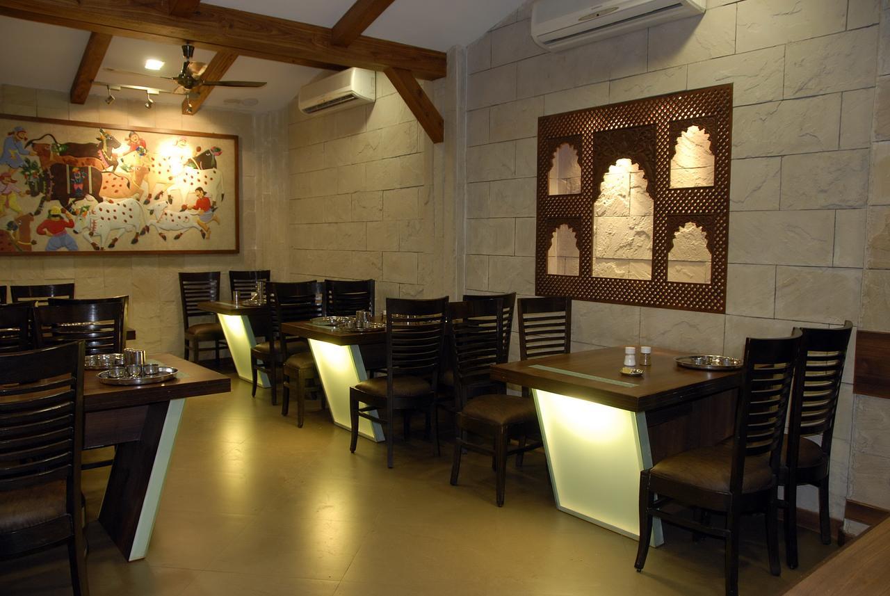 Hotel Vrinda Nathdwara Bagian luar foto
