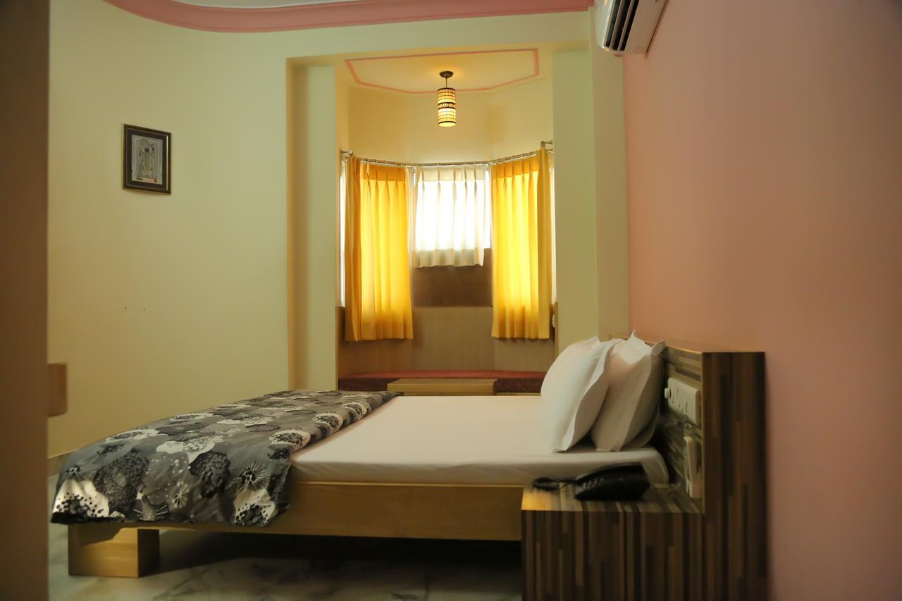 Hotel Vrinda Nathdwara Bagian luar foto
